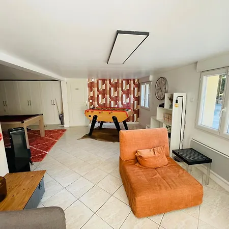 Independant Dans Maison Avec Piscine Privee Boissy-l'Aillerie